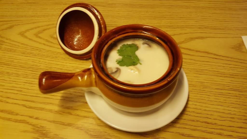 Royal Thai Bistreaux | restaurant | 1299 Hickory Ave a, Harahan, LA 70123, USA | 5045753599 OR +1 504-575-3599