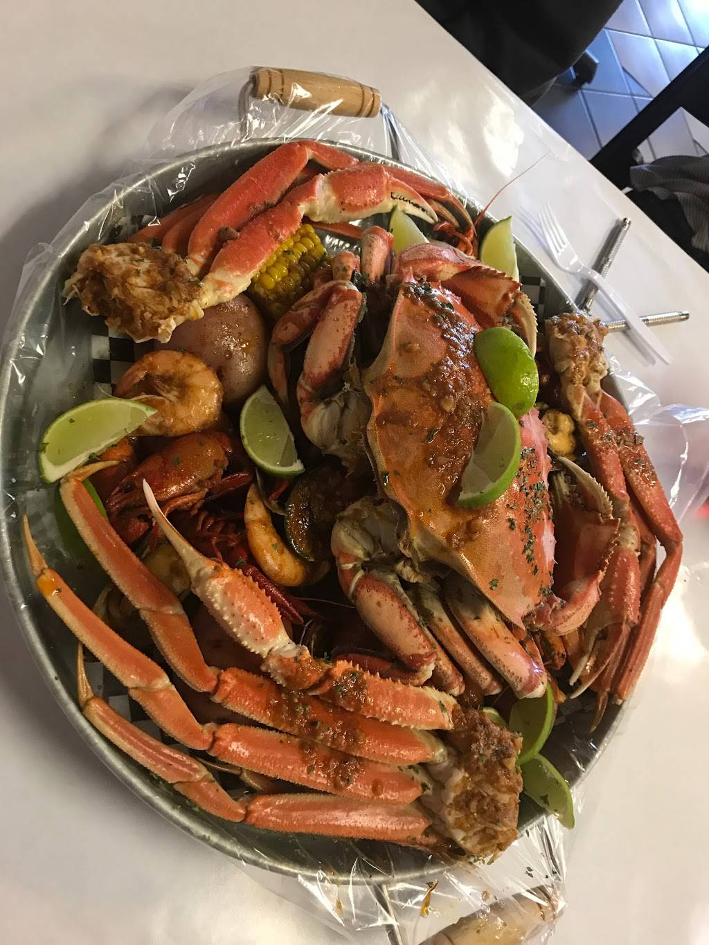 Angry Asian / Crackin Crab Claw | restaurant | 7737 N First St, Fresno, CA 93720, USA | 5594785649 OR +1 559-478-5649