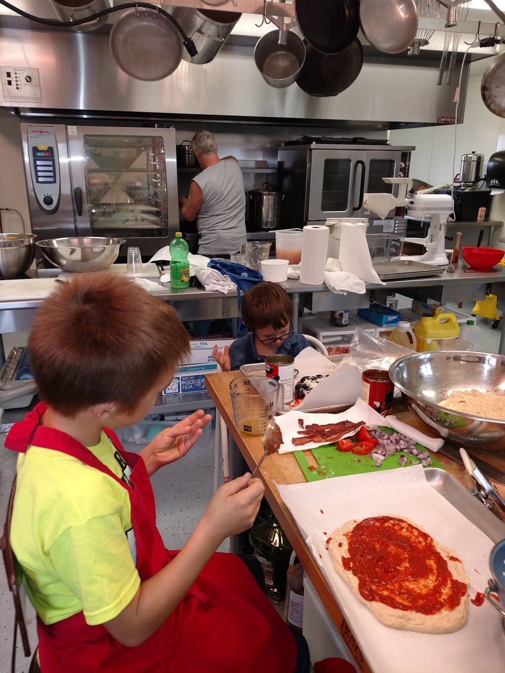 Hometown Kitchen Classics Inc | restaurant | 2265 320th St, Madrid, IA 50156, USA | 5156854400 OR +1 515-685-4400