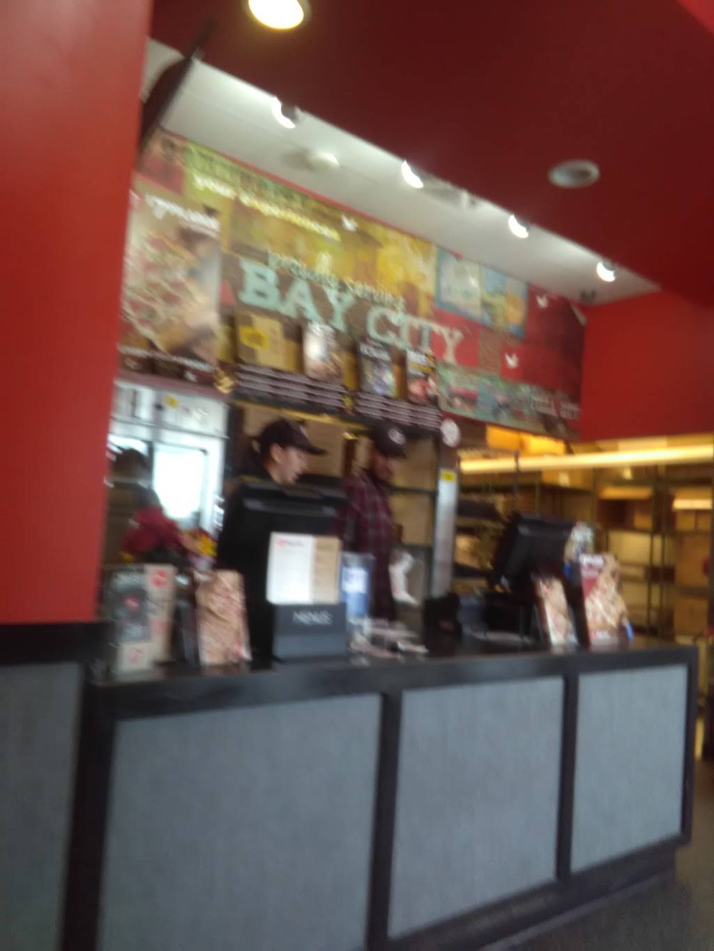 Pizza Hut | meal takeaway | 914 N Euclid Ave, Bay City, MI 48706, USA | 9897781010 OR +1 989-778-1010