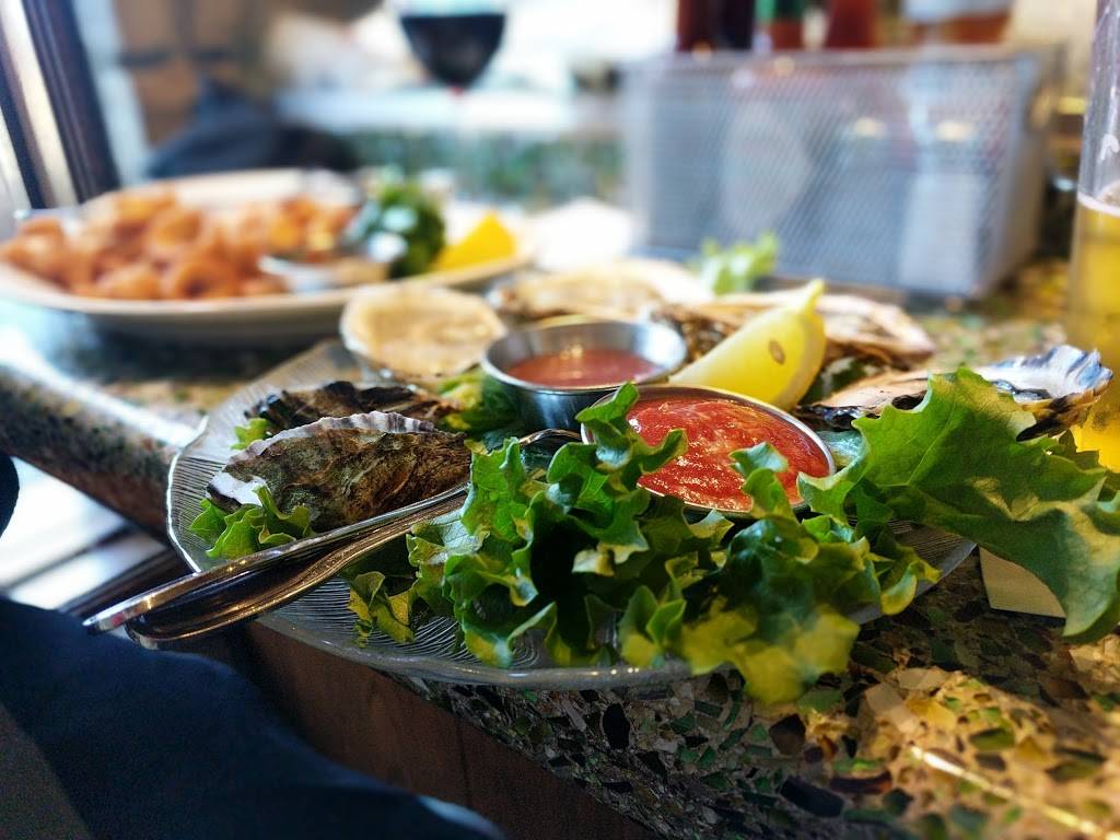 A.W. Shucks Cocktail & Oyster Bar | restaurant | Ocean Ave &, San Carlos St, Carmel-By-The-Sea, CA 93923, USA | 8316246605 OR +1 831-624-6605