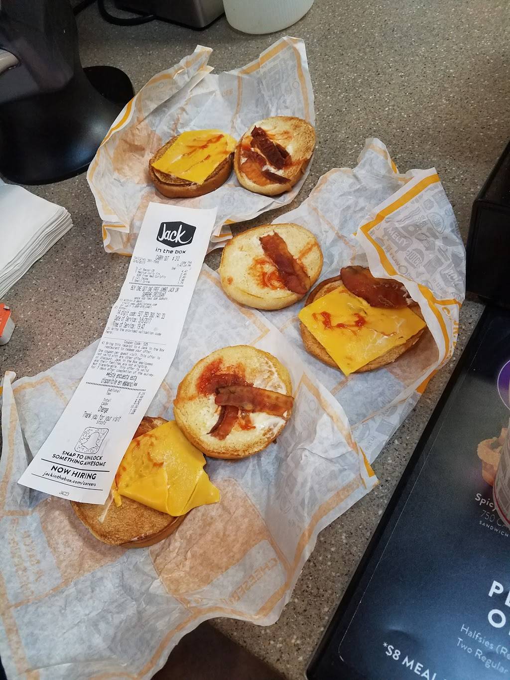 Jack in the Box | restaurant | 2021 S Buckner Blvd, Dallas, TX 75217, USA | 2143917555 OR +1 214-391-7555