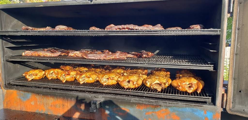 TTz BBQ | restaurant | 403 Racine St, Menasha, WI 54952, USA | 9204280082 OR +1 920-428-0082