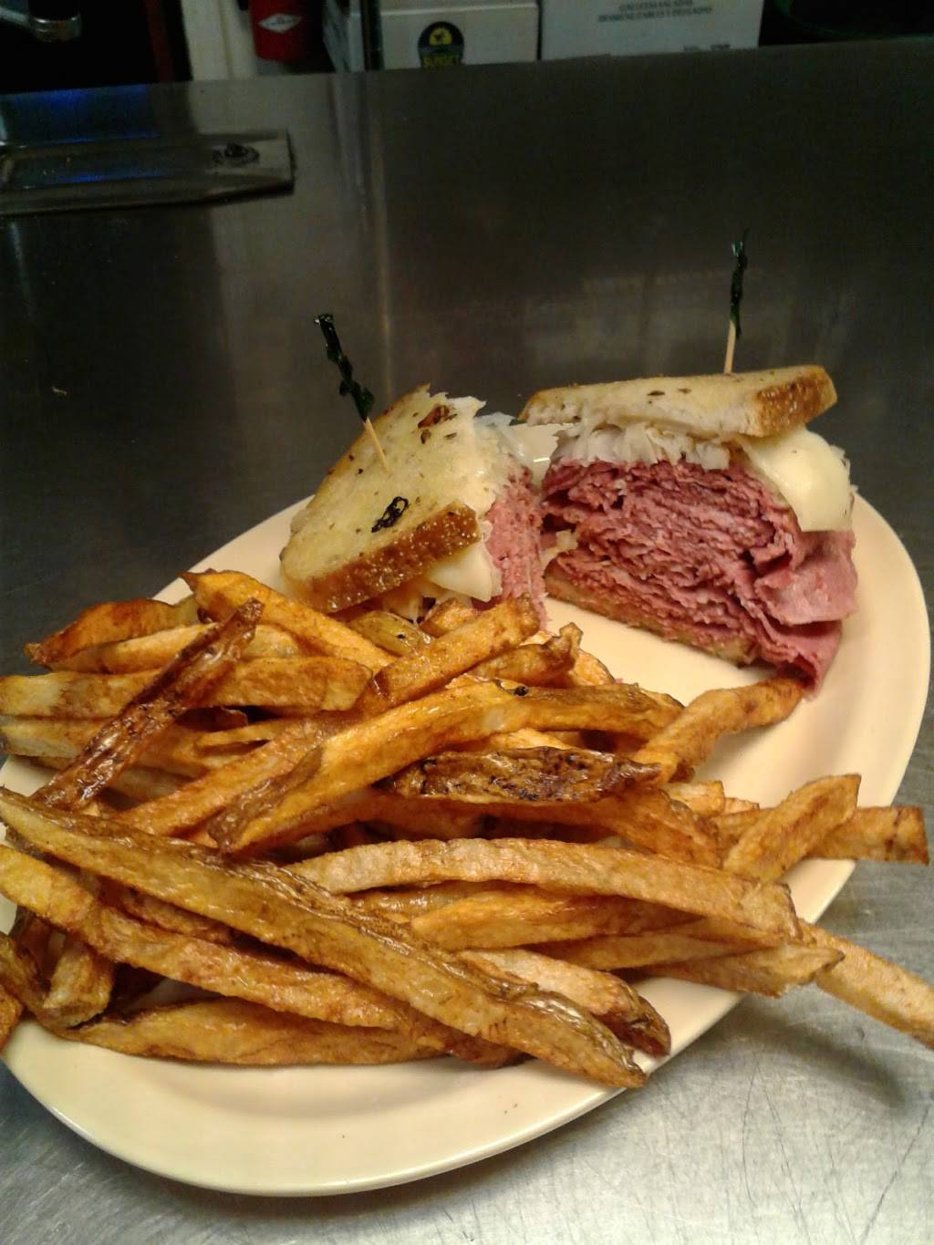 Sidelines Sports Bar & Grill | restaurant | 1165 Pearl Rd, Brunswick, OH 44212, USA | 3302200888 OR +1 330-220-0888