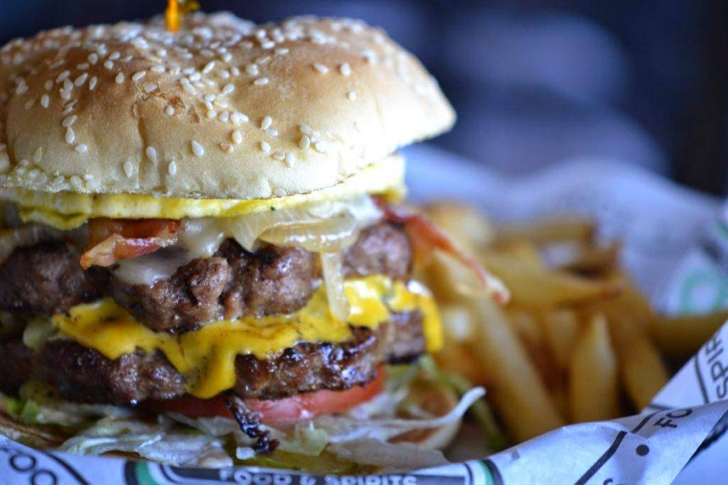 Henry Hudsons | restaurant | 1 Remington Pl, Oklahoma City, OK 73111, USA | 4054253225 OR +1 405-425-3225