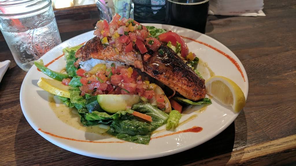 F Street Station | restaurant | 325 F St, Anchorage, AK 99501, USA | 9072725196 OR +1 907-272-5196