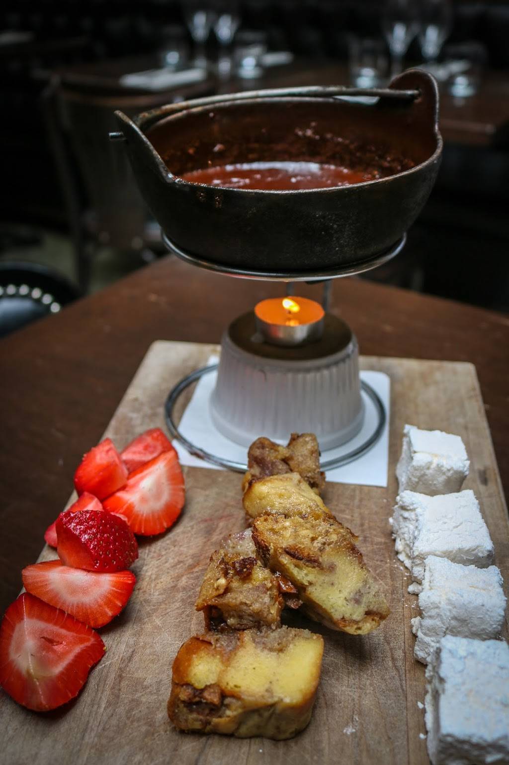 Carens Rosedale | restaurant | 1118 Yonge St, Toronto, ON M4W 2L6, Canada | 6473528111 OR +1 647-352-8111