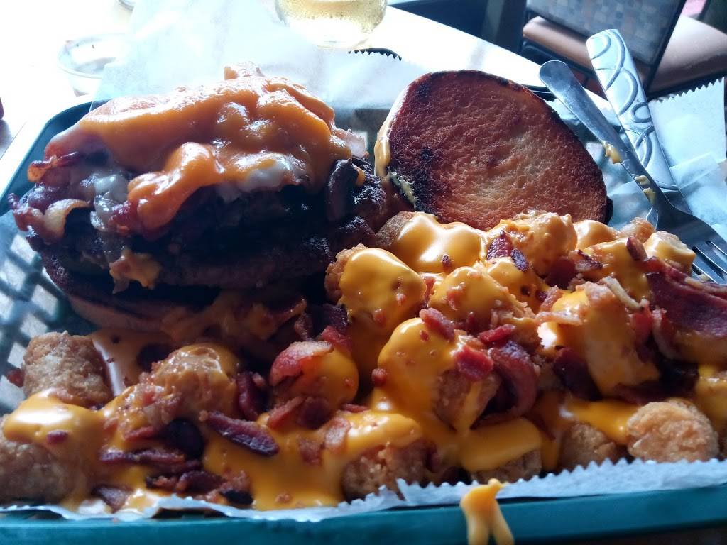 Zellies Pub | restaurant | N Hwy 19A, Mt Dora, FL 32757, USA | 3524833855 OR +1 352-483-3855