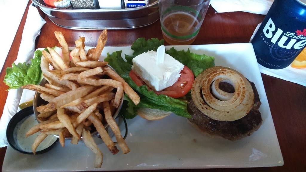 Elwood Bar & Grill | restaurant | 300 E Adams Ave, Detroit, MI 48226, USA | 3139622337 OR +1 313-962-2337