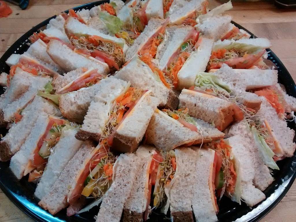 Wishbone Delicatessen | restaurant | 1407 John Counter Blvd, Kingston, ON K7M 6A9, Canada | 6135445446 OR +1 613-544-5446