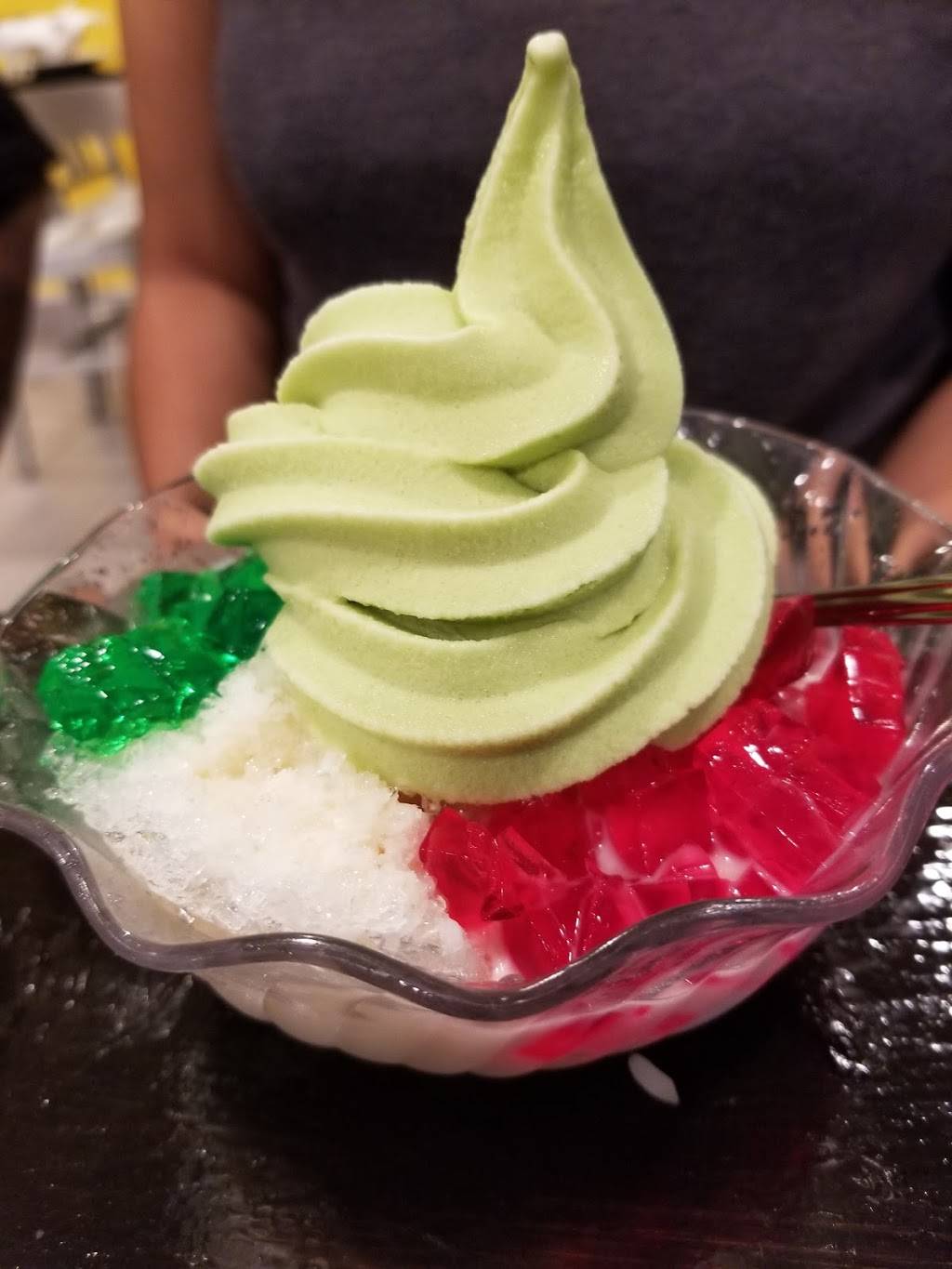 Golden Coin BakeShop & Restaurant | bakery | 661 Kilani Ave, Wahiawa, HI 96786, USA | 8086210269 OR +1 808-621-0269