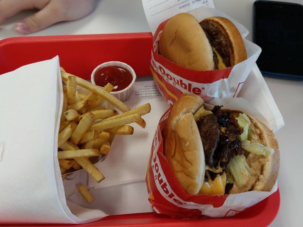 In-N-Out Burger | restaurant | 31465 Avenue E, Yucaipa, CA 92399, USA | 8007861000 OR +1 800-786-1000