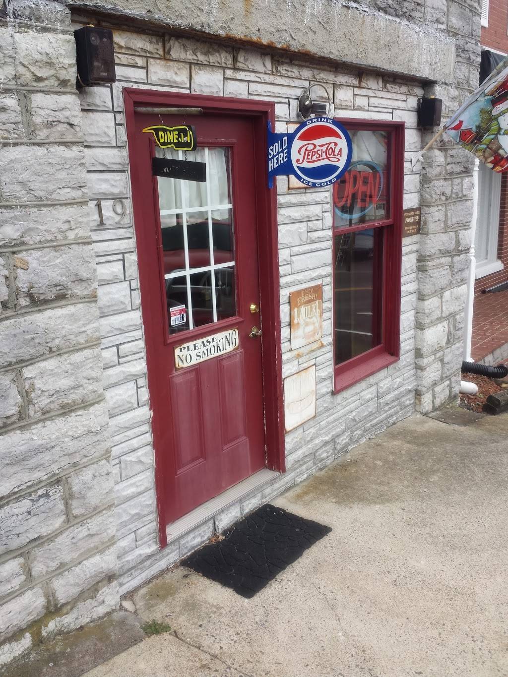 Stone Cellar | restaurant | 19 S Church St, Lebanon, VA 24266, USA | 2768890090 OR +1 276-889-0090