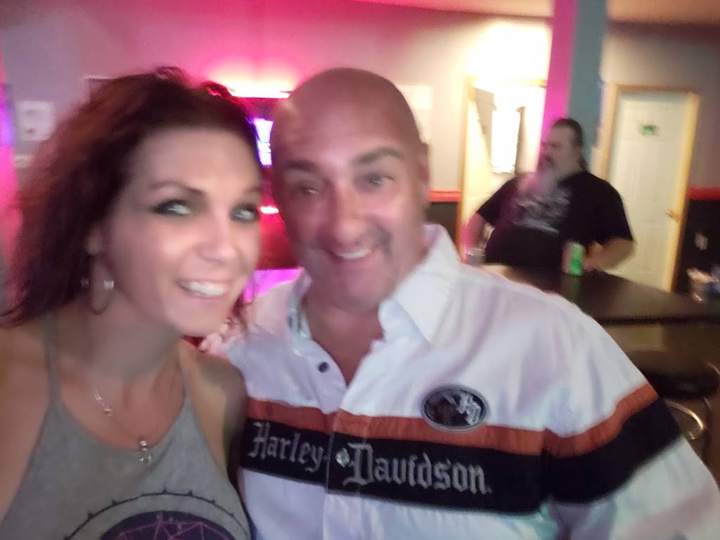 Desperados Bar & Grill | restaurant | 14960 IL-37, Johnston City, IL 62951, USA | 6189520151 OR +1 618-952-0151