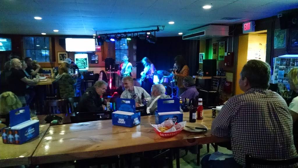 Auburn Pitts | restaurant | 167 Rockingham Rd, Auburn, NH 03032, USA | 6036226564 OR +1 603-622-6564