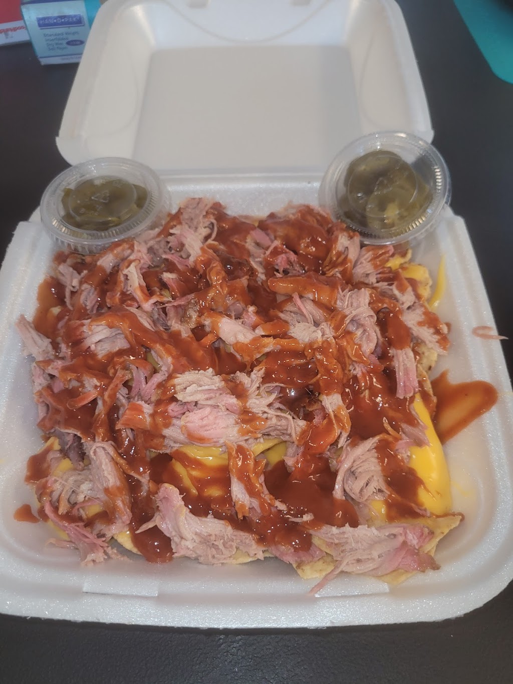 Hogz N Henz R Up N Smoke | restaurant | 45 High St, Savannah, TN 38372, USA | 7314129911 OR +1 731-412-9911