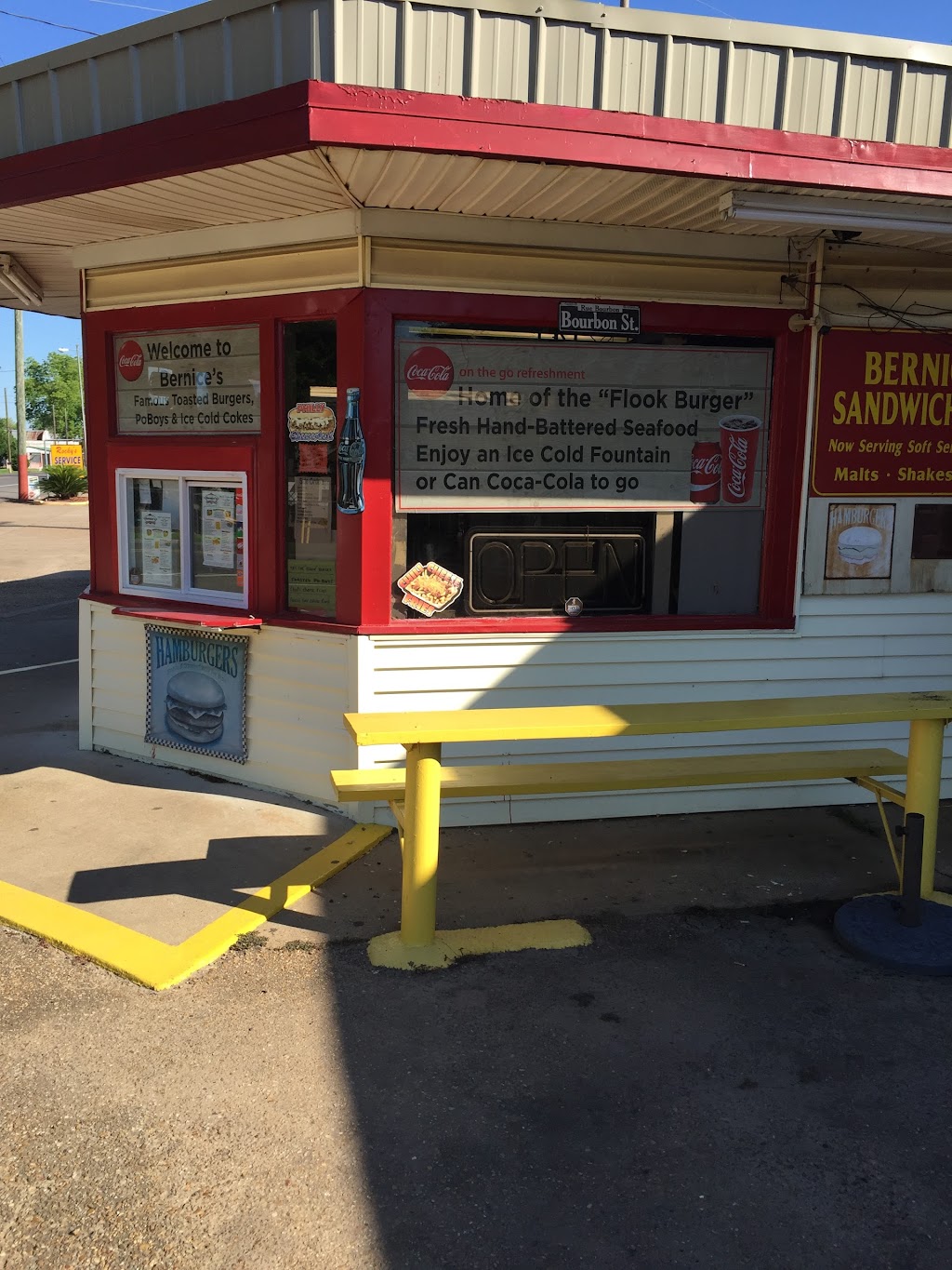 Bernices Sandwich Shop | restaurant | 911 SW Main St, Bunkie, LA 71322, USA | 3183462893 OR +1 318-346-2893