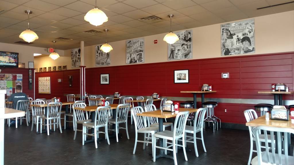 Wayback Burgers | restaurant | 115 Cross Pointe Blvd #4, Evansville, IN 47715, USA | 8124759272 OR +1 812-475-9272