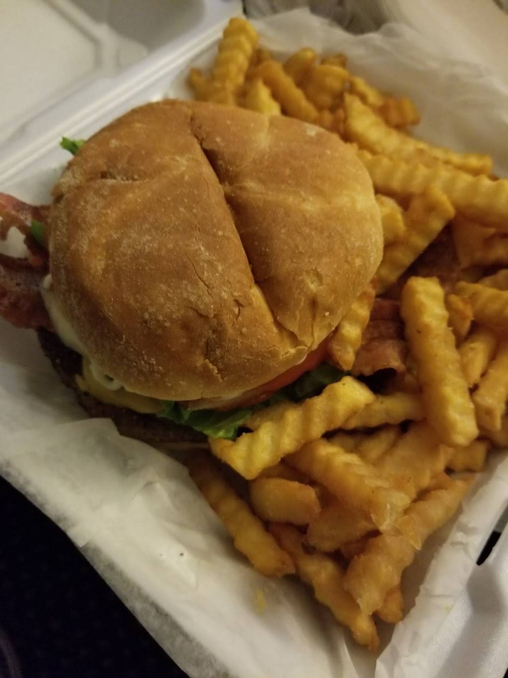 Sub Queen | restaurant | 1459 Stratford Ave, Bridgeport, CT 06607, USA | 2035405357 OR +1 203-540-5357