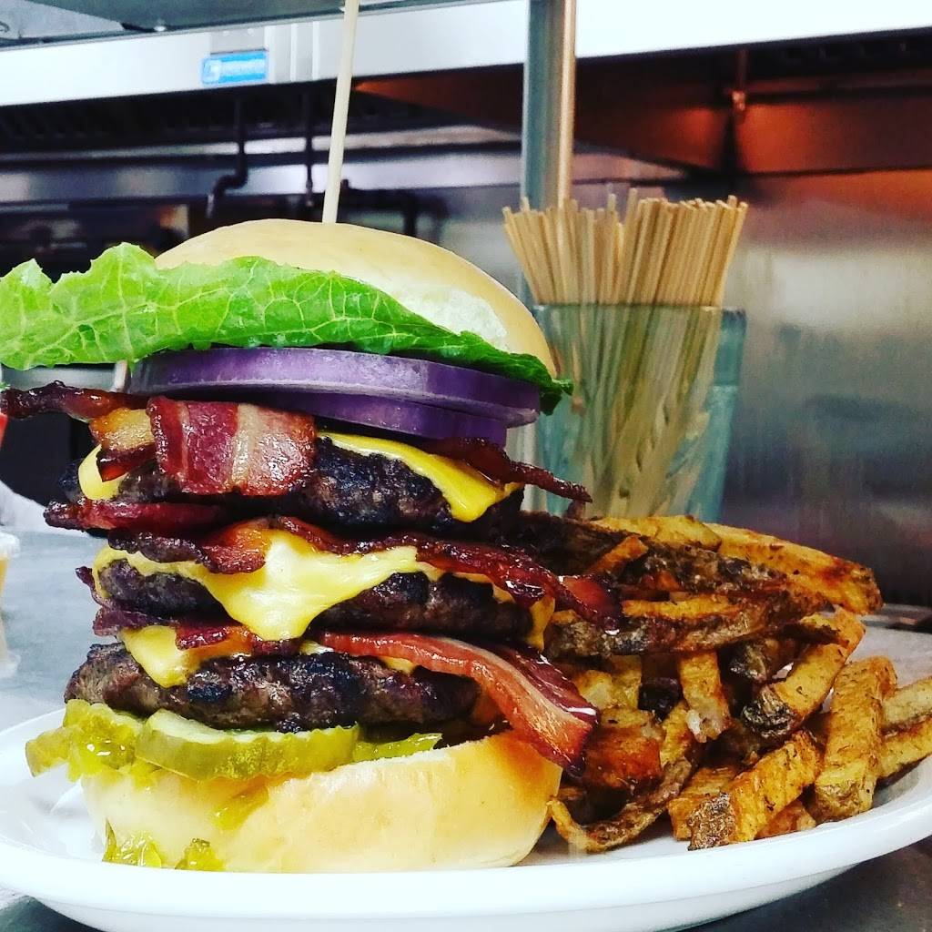 Rays Place Of Fairlawn | restaurant | 25 Ghent Rd, Fairlawn, OH 44333, USA | 3308352233 OR +1 330-835-2233