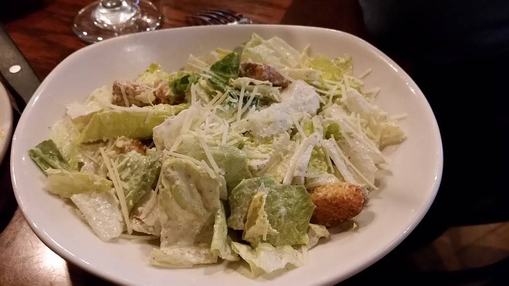 Outback Steakhouse | restaurant | 4390 N Illinois St, Swansea, IL 62226, USA | 6182357000 OR +1 618-235-7000