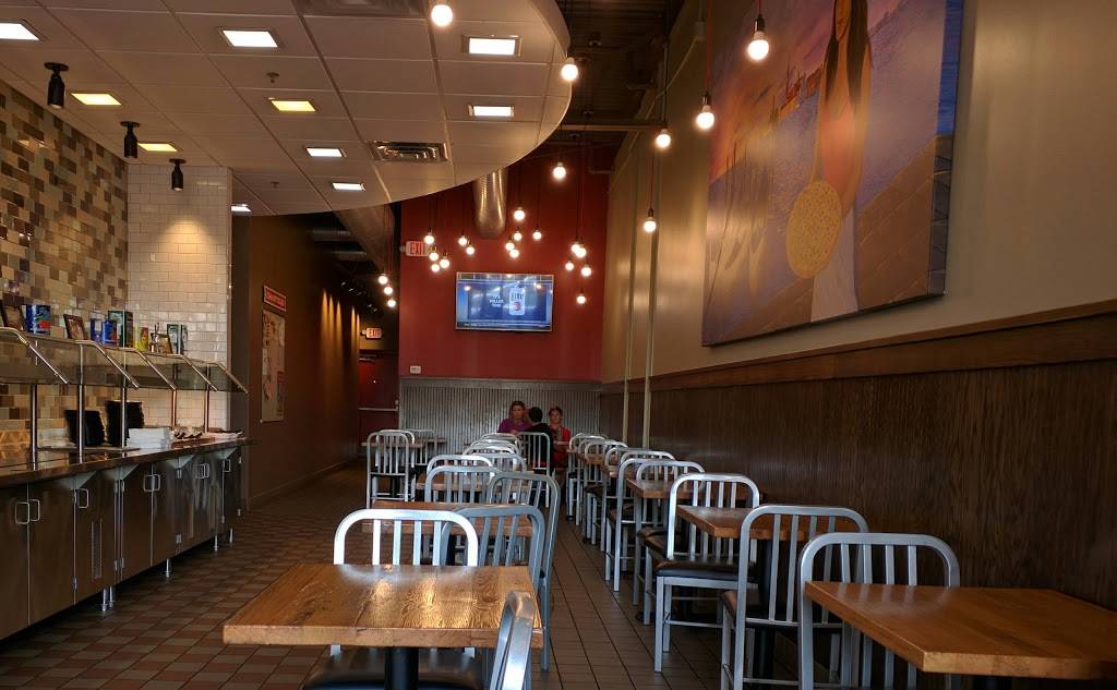 Reds Savoy Pizza | restaurant | 582 Prairie Center Dr, Eden Prairie, MN 55344, USA | 9529443020 OR +1 952-944-3020