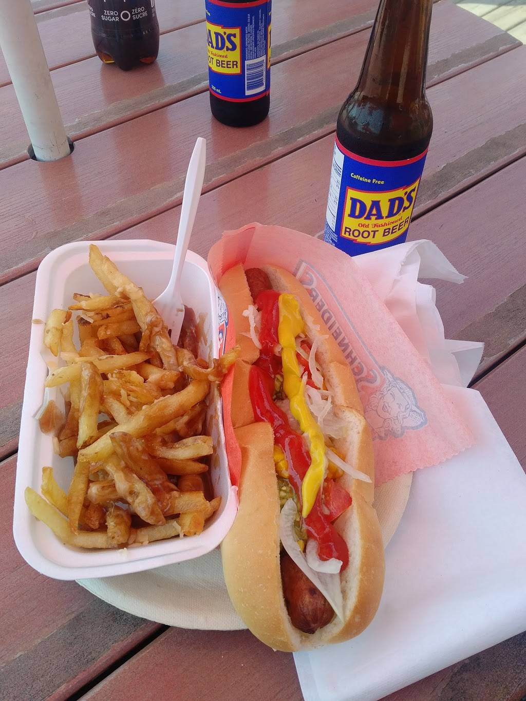 Willies | restaurant | 6 St George St, Port Dover, ON N0A 1N0, Canada | 5195833687 OR +1 519-583-3687