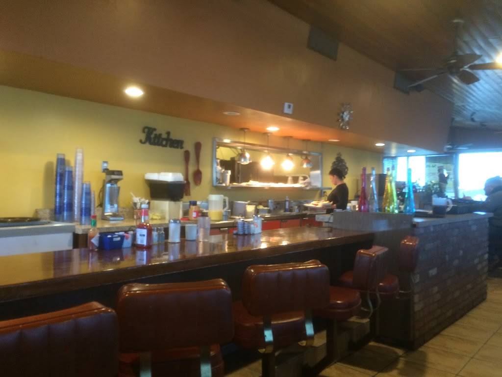 Country Kitchen | restaurant | 4020 El Potrero Ln, Bakersfield, CA 93304, USA | 6618348183 OR +1 661-834-8183