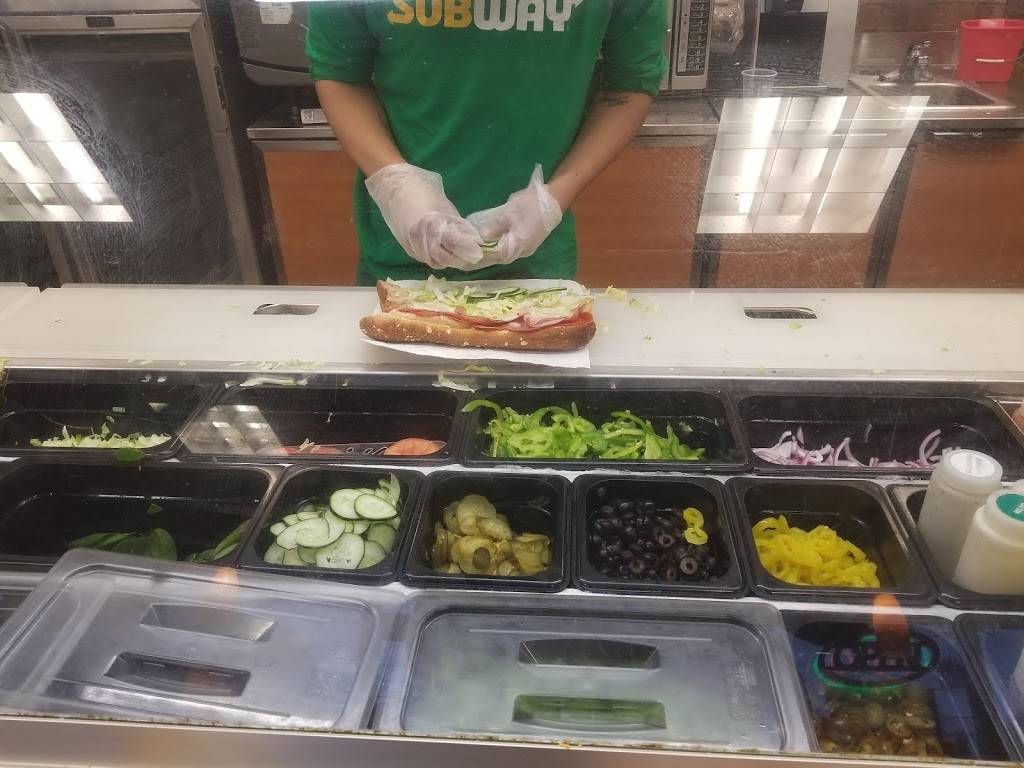 Subway | restaurant | 300 Park Ave, Cranston, RI 02905, USA | 4017854782 OR +1 401-785-4782