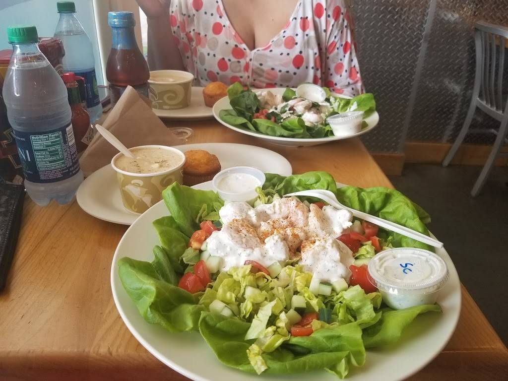 Crab Cake Cafe | restaurant | 140 National Plaza, Oxon Hill, MD 20745, USA | 2407662063 OR +1 240-766-2063