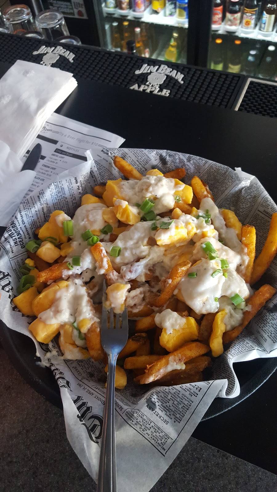 The Tap Room | restaurant | 1301 Milwaukee Ave, South Milwaukee, WI 53172, USA | 4147669725 OR +1 414-766-9725