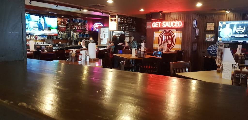 Famous Daves Bar-B-Que | restaurant | 4931 Houston Rd, Florence, KY 41042, USA | 8596477788 OR +1 859-647-7788