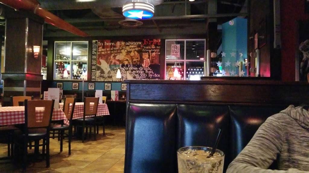 TGI Fridays | restaurant | 3535 Hempstead Turnpike, Levittown, NY 11756, USA | 5167961549 OR +1 516-796-1549