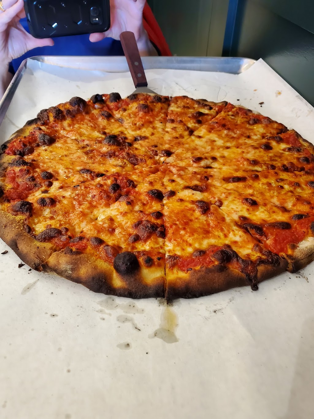 Frank Pepe Pizzeria Napoletana | restaurant | 7101 Democracy Blvd, Bethesda, MD 20817, USA | 3013047373 OR +1 301-304-7373