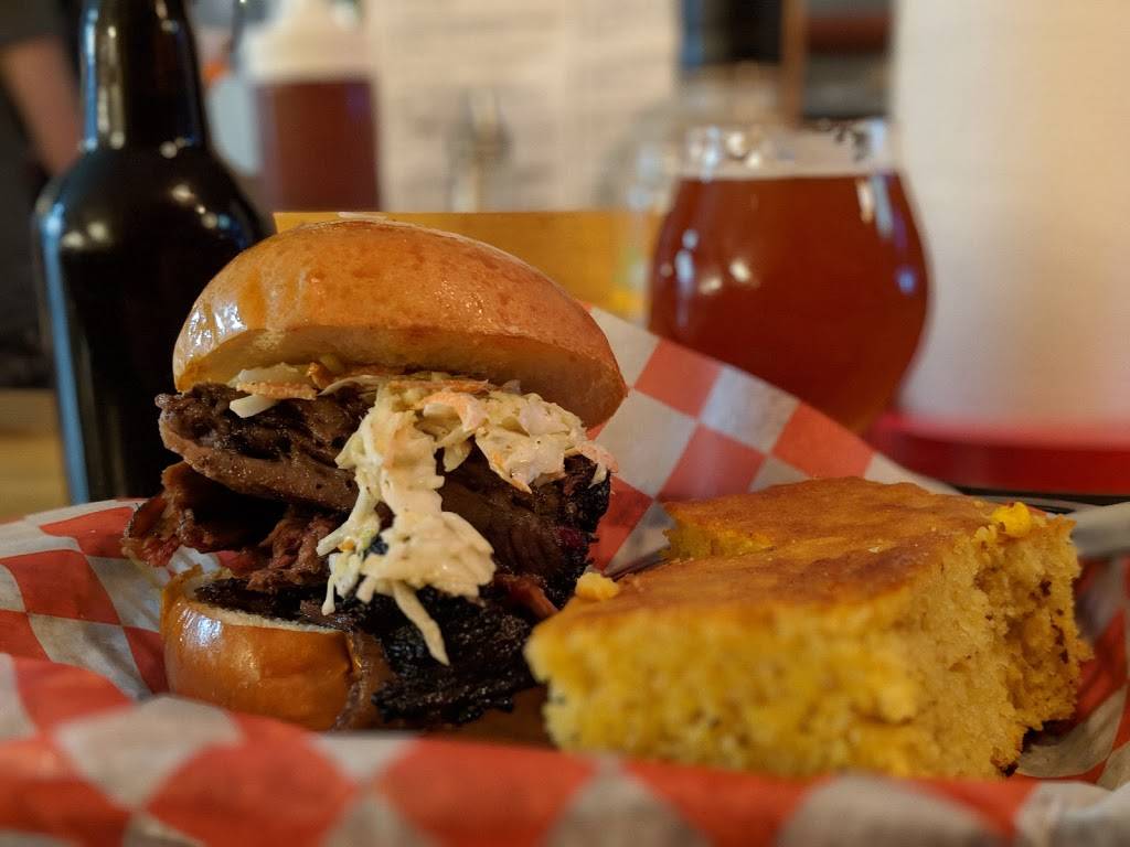 Brew N Que | restaurant | 1222 NW Maynard Rd, Cary, NC 27513, USA | 9197992023 OR +1 919-799-2023