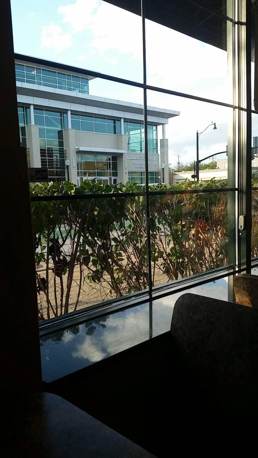 New China Hut | restaurant | 140 S River St #100, Aurora, IL 60506, USA | 6309662626 OR +1 630-966-2626