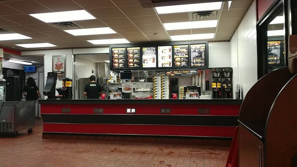 Hardees | restaurant | 605 Flindt Dr, Storm Lake, IA 50588, USA | 7127324015 OR +1 712-732-4015