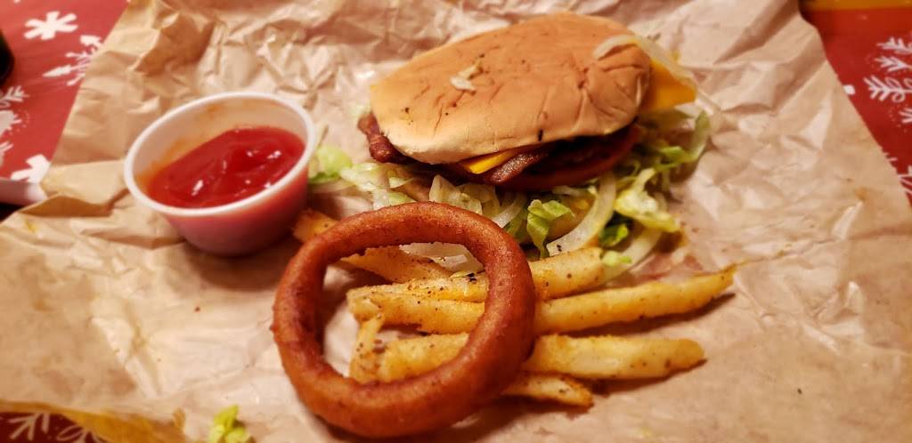 Giant Burger | restaurant | 846 CA-4, Arnold, CA 95223, USA | 2097951594 OR +1 209-795-1594