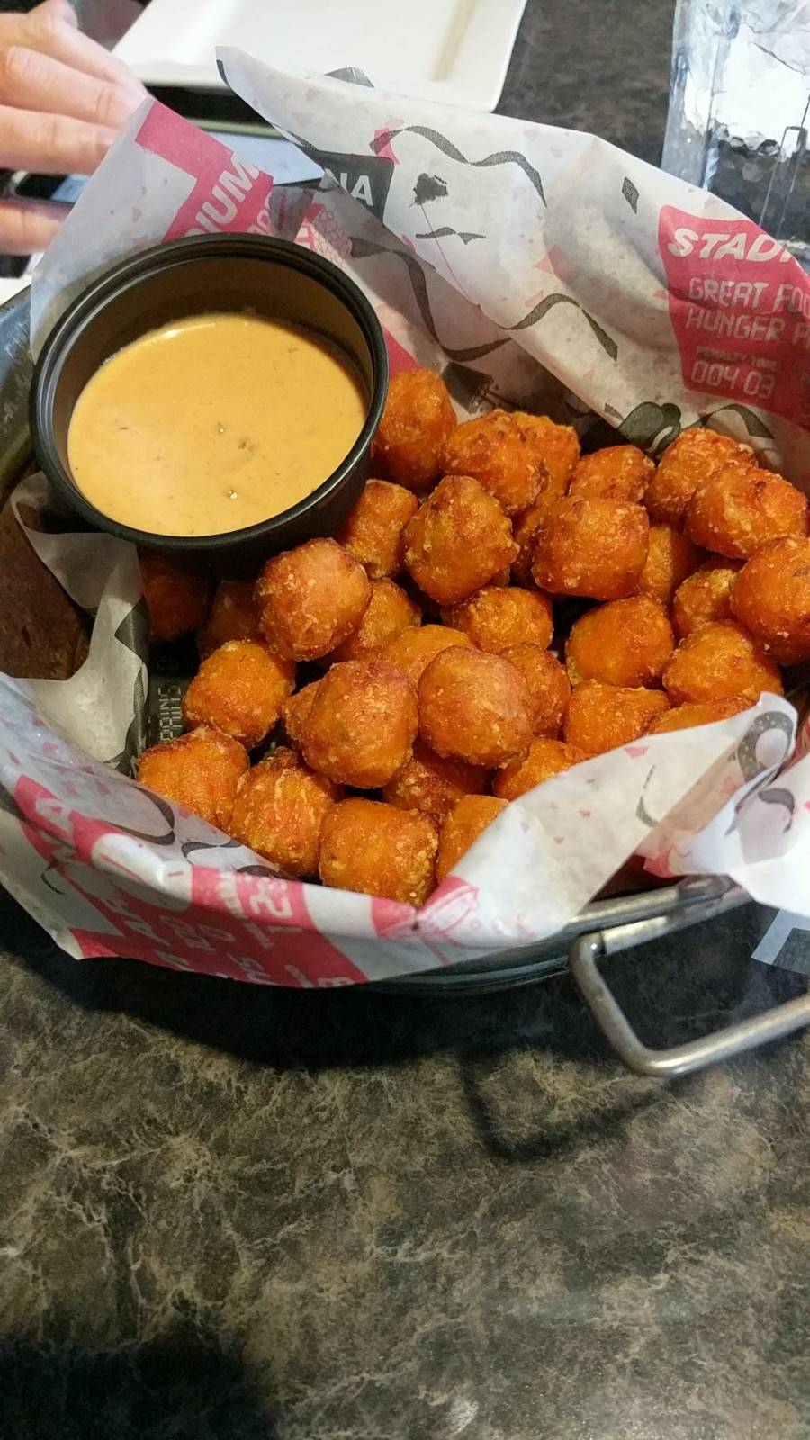 Home Team Grill | restaurant | 1109 Jefferson Davis Hwy, Fredericksburg, VA 22401, USA | 5404791011 OR +1 540-479-1011