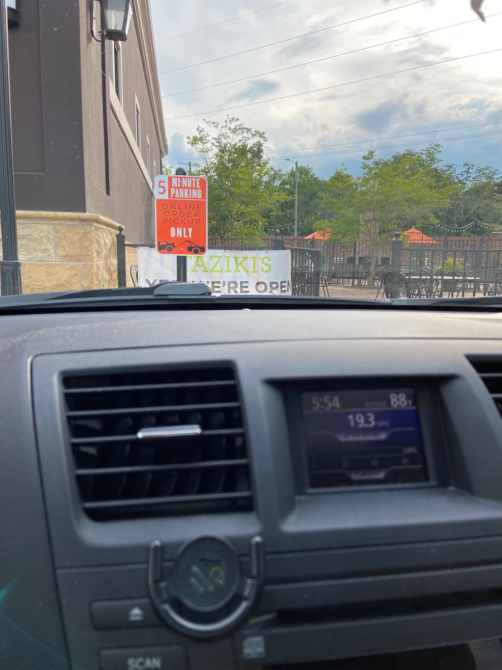 Blaze Pizza | meal takeaway | 9 Du Rhu Dr, Mobile, AL 36608, USA | 2513047979 OR +1 251-304-7979