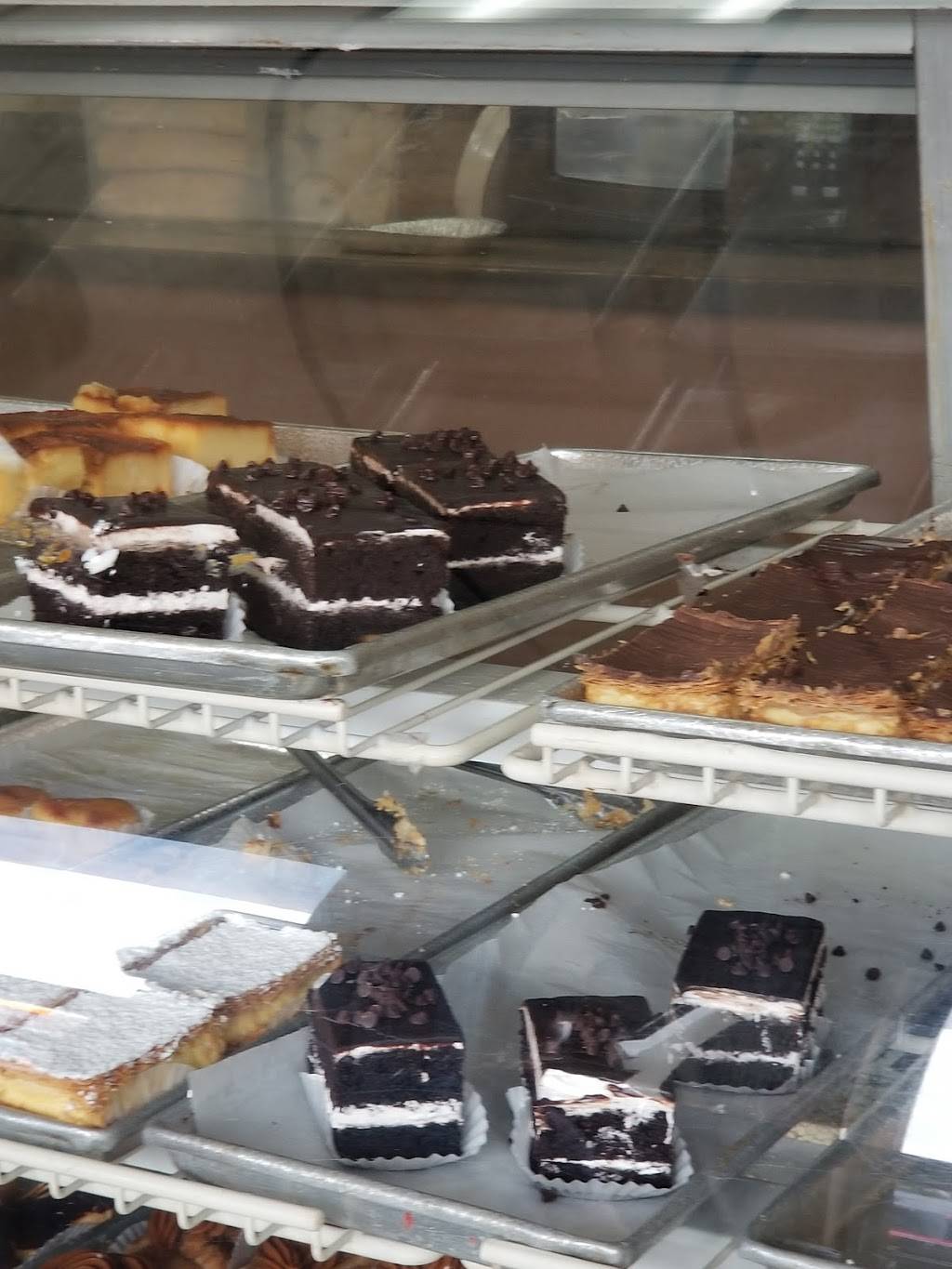 Todo En Uno | bakery | 6601 W Flagler St, Miami, FL 33144, USA | 3052636934 OR +1 305-263-6934