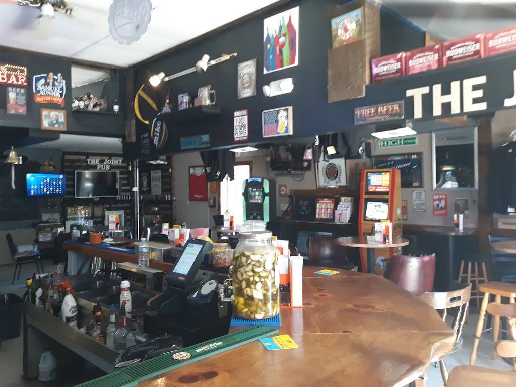 The Joint Bar & Grill | restaurant | 24 Mechanic St, Farmington, NH 03835, USA | 6039238803 OR +1 603-923-8803