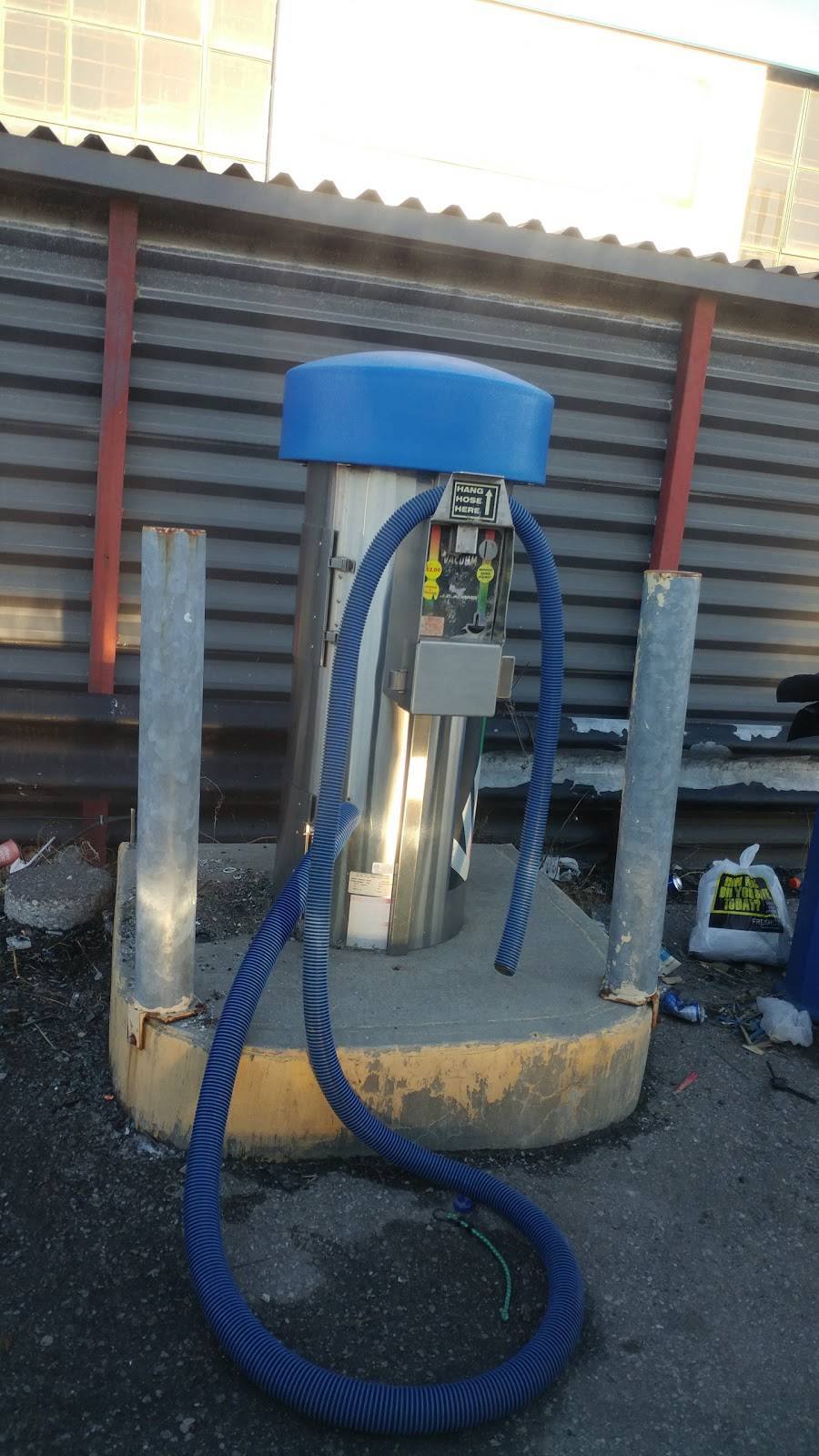 Esso | restaurant | 540 Evans Ave, Etobicoke, ON M8W 2V4, Canada | 4162521112 OR +1 416-252-1112