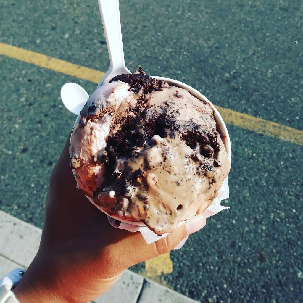 Cold Stone Creamery | bakery | 83C Faunce Corner Mall Rd Ste 102A, Dartmouth, MA 02747, USA | 5089912337 OR +1 508-991-2337