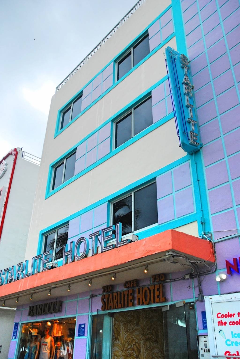 Starlite Cafe | restaurant | 750 Ocean Dr, Miami Beach, FL 33139, USA | 3055342161 OR +1 305-534-2161