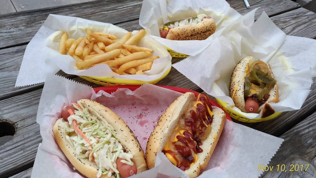 Willys Wieners | restaurant | 103A E Dakin Ave, Kissimmee, FL 34741, USA | 4072017916 OR +1 407-201-7916