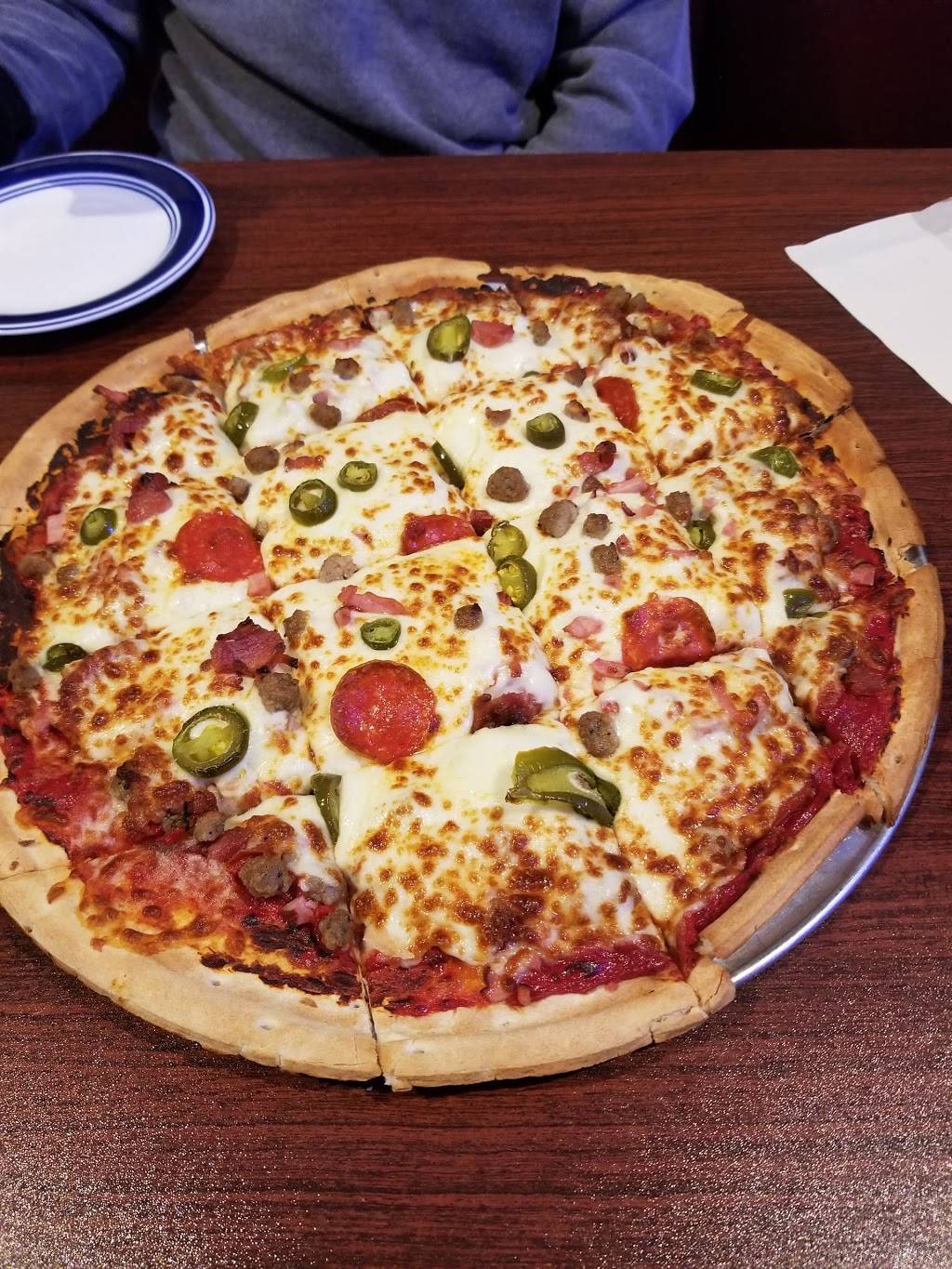 First String Family Sports | restaurant | 5921 New Cut Rd, Louisville, KY 40214, USA | 5023660049 OR +1 502-366-0049