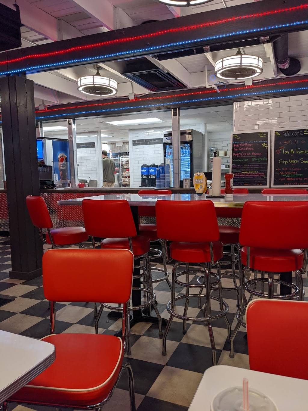 Debbies Drive In | restaurant | 663 W Agate Ave, Granby, CO 80446, USA | 9705573370 OR +1 970-557-3370