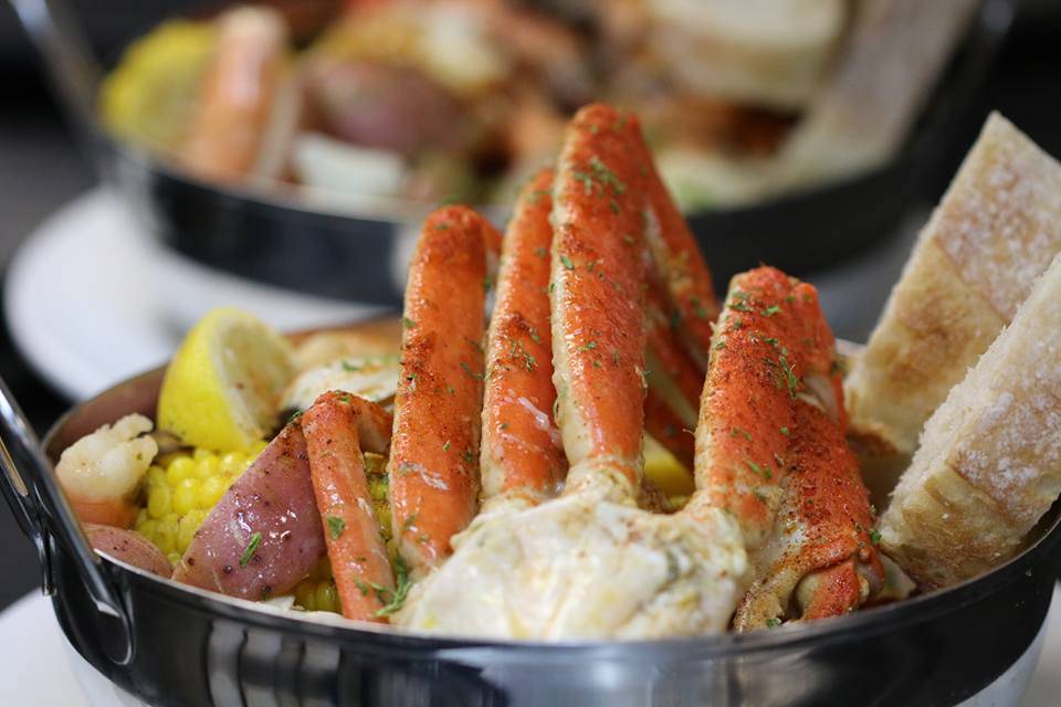 Big Fin Seafood Kitchen | restaurant | 8046 Via Dellagio Way Dellagio, Orlando, FL 32819, USA | 4076158888 OR +1 407-615-8888