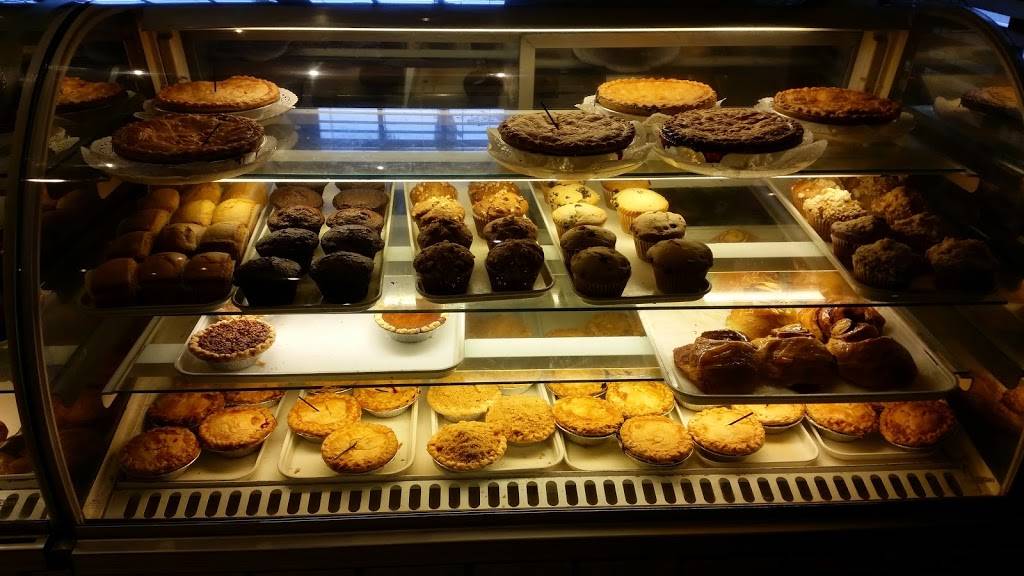 Hofs Hut Restaurant & Bakery | bakery | 10900 Los Alamitos Blvd, Los Alamitos, CA 90720, USA | 5627999552 OR +1 562-799-9552